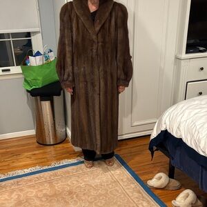 Elegant Brown Mink Fur Coat